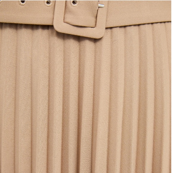 ❌SOLD❌🐫 Belted Pleated 🐪 Camel Midi Skirt - Picture 6 of 8
